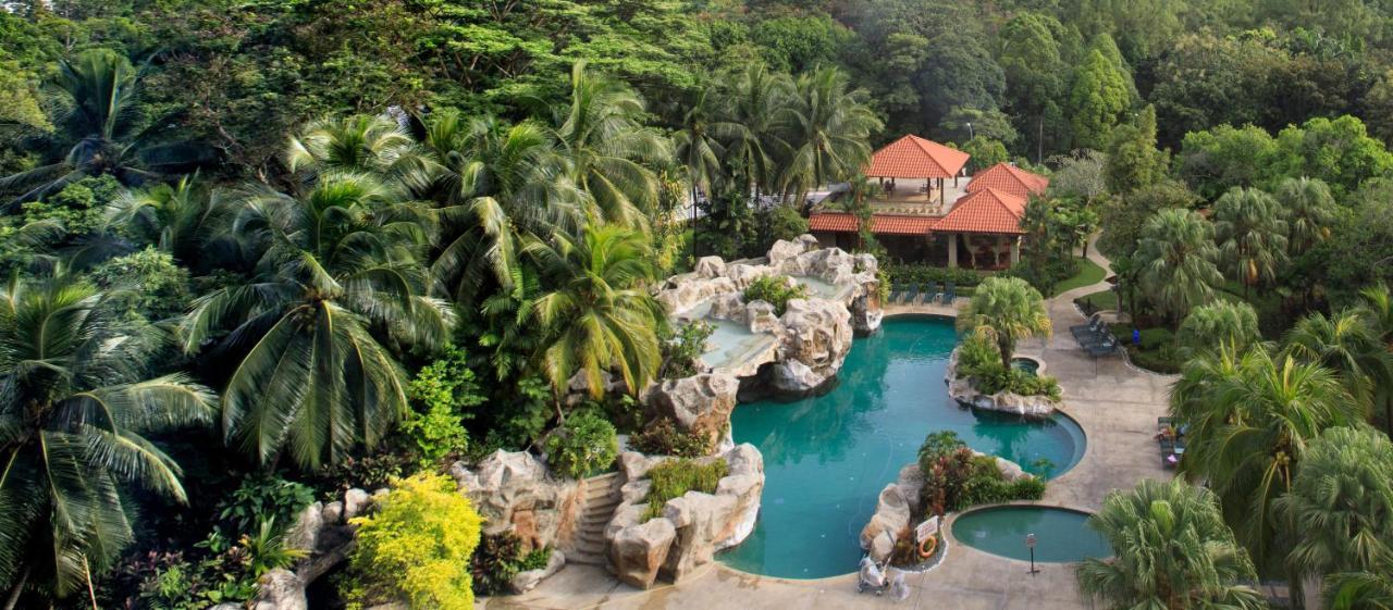 Royale Chulan Seremban Exterior foto The Rock Pool