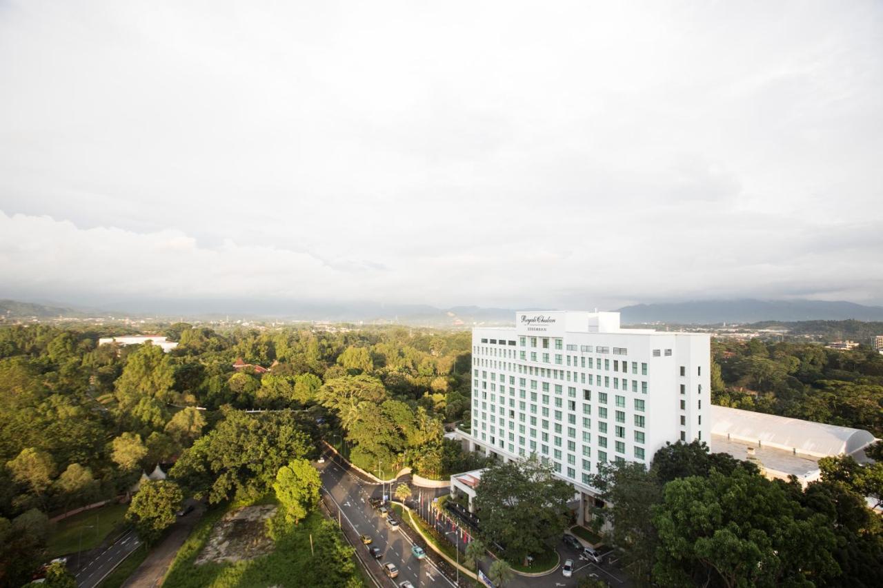 Royale Chulan Seremban Exterior foto The hotel in 2012