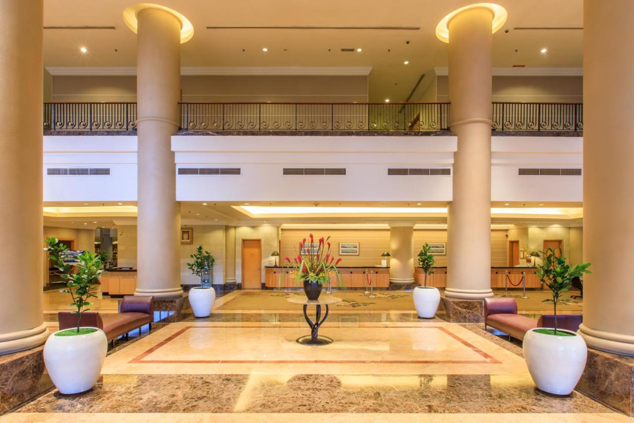Royale Chulan Seremban Exterior foto Lobby