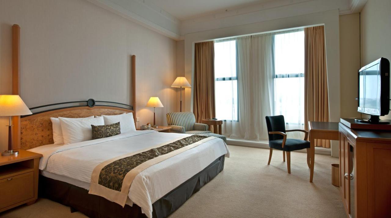 Royale Chulan Seremban Exterior foto A room at the hotel
